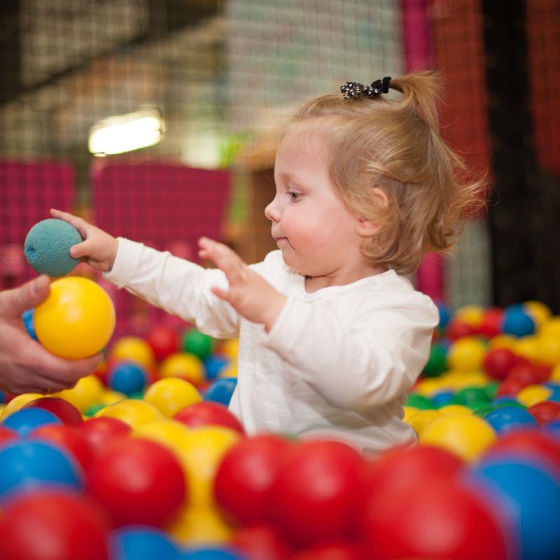 CELEBRA TU CUMPLAÑOS EN UN PARQUE DE BOLAS EN LLERENA