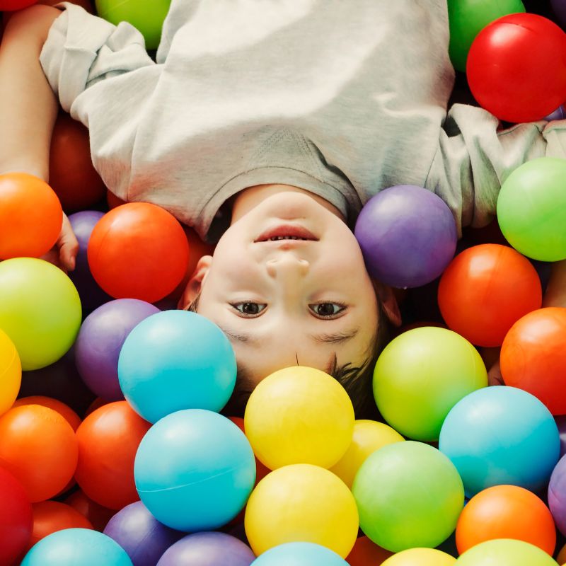 LOCAL CON PARQUE DE BOLAS